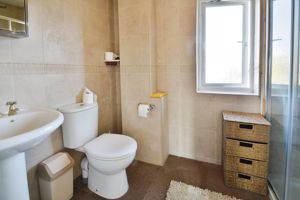 Shower room- click for photo gallery